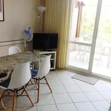 Le Lavandou, 3 Pieces, 4 Personnes - Fr-1-251-469 *