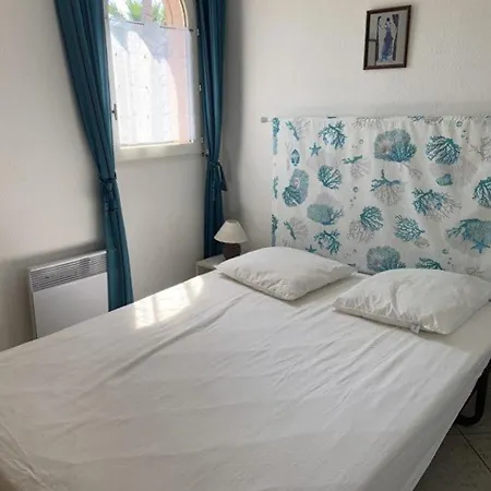 Apartment Le Lavandou, 3 Pieces, 4 Personnes - Fr-1-251-469 *
