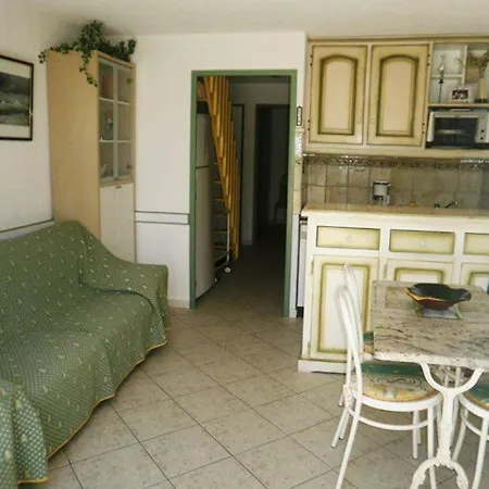 Apartment Le Lavandou, 3 Pieces, 4 Personnes - Fr-1-251-469 *