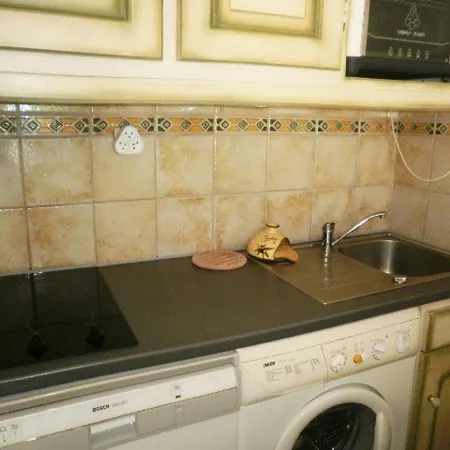Apartment Le Lavandou, 3 Pieces, 4 Personnes - Fr-1-251-469 Le Lavandou